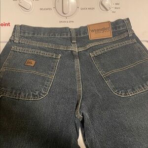 Wrangler Men's Relaxed Jeans in Dark Blue